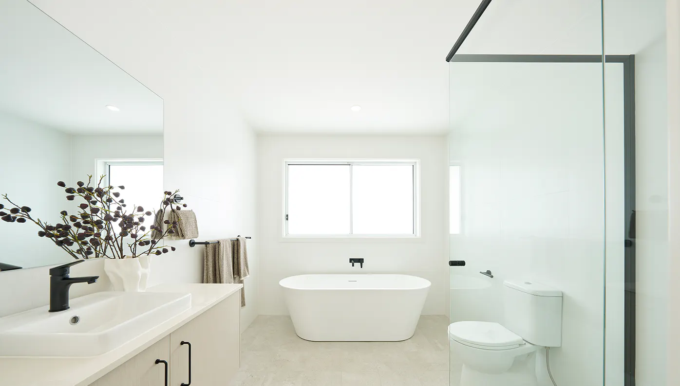 display-Homes Badagarang Rosewood-33-Oxley-Facade Rosewood33-MainBath-1396x794px